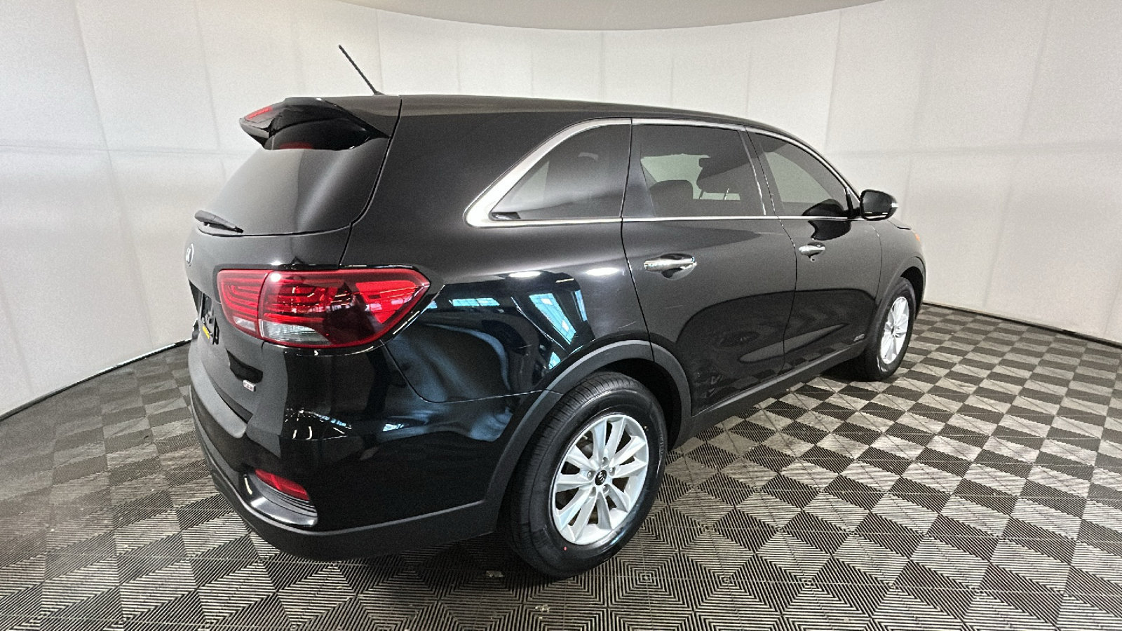 Used 2020 Kia Sorento LX AWD/4WD image 3