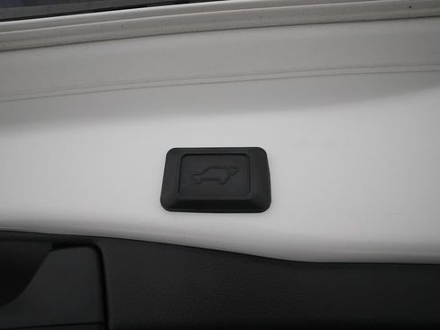 Used 2022 Toyota RAV4 Limited w/ Limited Grade Weather Package AWD/4WD image 15