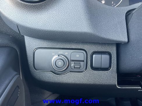 Used 2025 Mercedes-Benz Sprinter 2500 image 14
