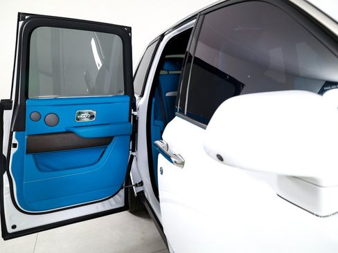 Certified 2024 Rolls-Royce Cullinan AWD/4WD image 28
