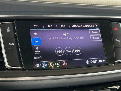Certified 2020 Buick Enclave Essence w/ Sound and Sites Package AWD/4WD image 27