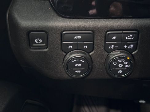 Certified 2023 Chevrolet Silverado 1500 LTZ image 25