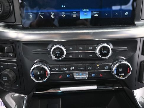 Used 2021 Ford F150 Lariat AWD/4WD image 11