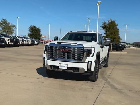 New 2026 GMC Sierra 3500 Denali w/ Denali Reserve Package AWD/4WD image 4