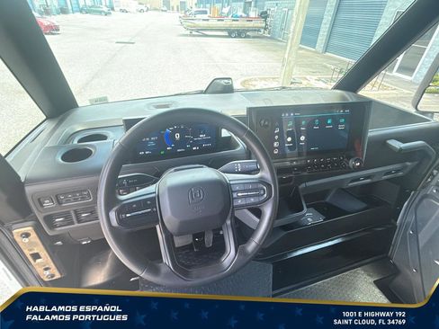 Used 2024 Chevrolet Brightdrop 600 w/ Commercial Equipment Package AWD/4WD image 15