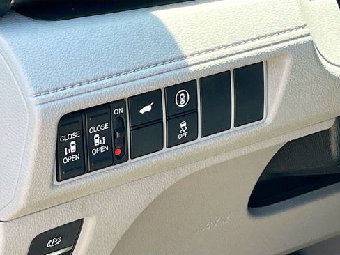 Used 2024 Honda Odyssey EX-L image 10