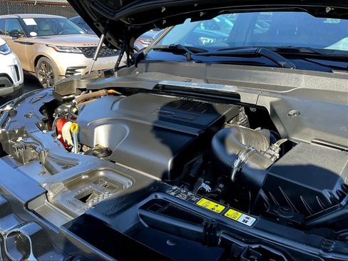 Used 2025 Land Rover Discovery Sport Dynamic SE image 33