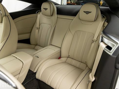 Used 2024 Bentley Continental GT image 19