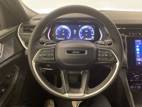Used 2026 Jeep Grand Cherokee Laredo X AWD/4WD image 17