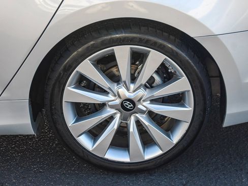 Used 2017 Hyundai Azera Limited image 8