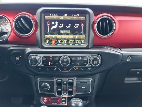 Used 2021 Jeep Wrangler Unlimited Rubicon image 23