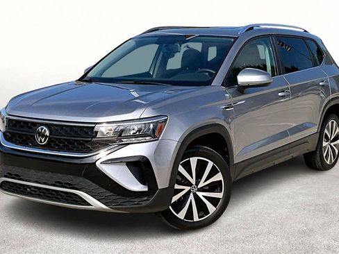 Used 2022 Volkswagen Taos SE image 14