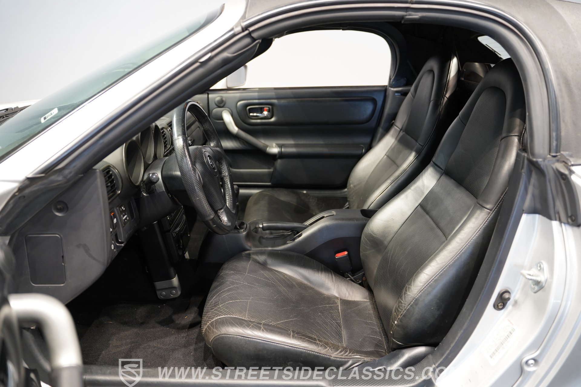 Used 2001 Toyota MR2 RWD image 39
