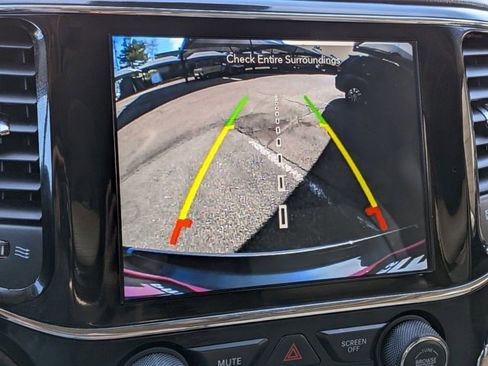 Used 2020 Jeep Grand Cherokee Overland image 14