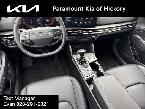Used 2026 Kia Sportage EX FWD image 17