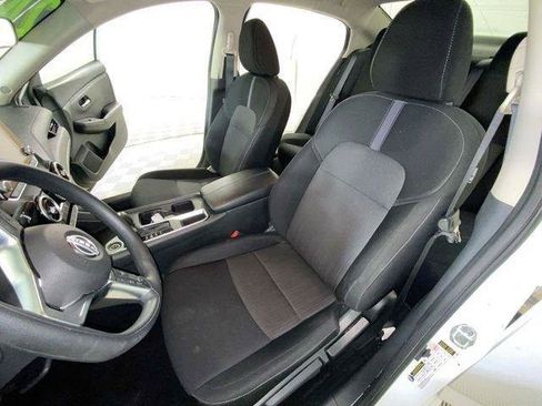 Used 2024 Nissan Sentra SV FWD image 14
