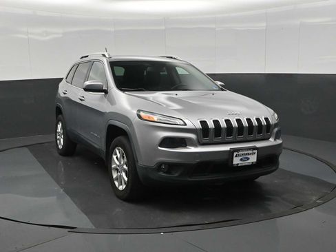 Used 2014 Jeep Cherokee Latitude AWD/4WD image 2