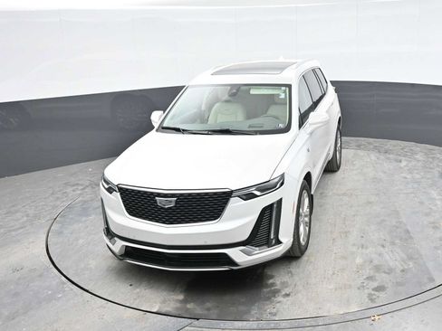 Used 2024 Cadillac XT6 Premium Luxury w/ Technology Package AWD/4WD image 31