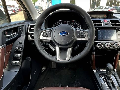 Used 2018 Subaru Forester 2.5i Touring AWD/4WD image 5