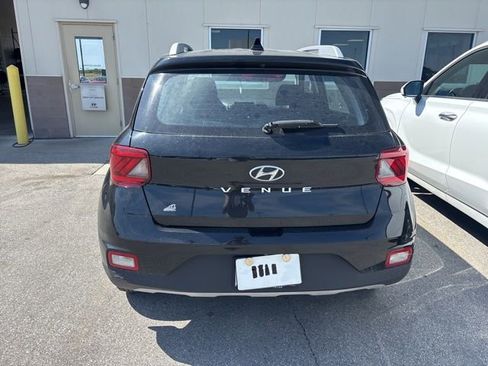 Used 2020 Hyundai Venue SEL w/ Convenience Package FWD image 6