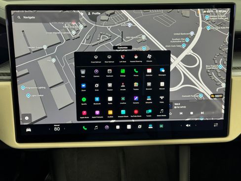 Used 2022 Tesla Model X Plaid image 23