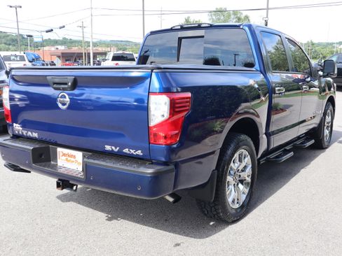 Used 2021 Nissan Titan SV w/ SV Convenience Package AWD/4WD image 7