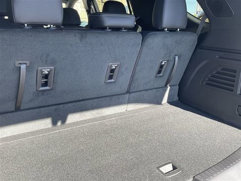 New 2026 Chevrolet Traverse LT image 17