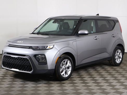 Used 2022 Kia Soul LX w/ Technology Package image 6