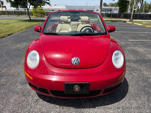 Used 2010 Volkswagen Beetle Convertible FWD image 5