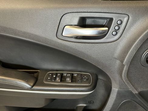 Used 2022 Dodge Charger SXT w/ Leather Interior Group image 19