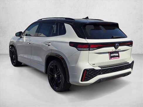 New 2026 Volkswagen Tiguan SE R-Line FWD image 9