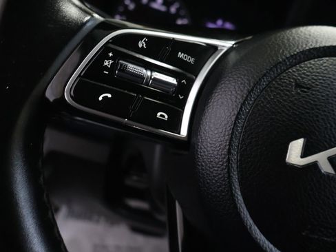 Used 2023 Kia Seltos S w/ Navigation Package FWD image 19