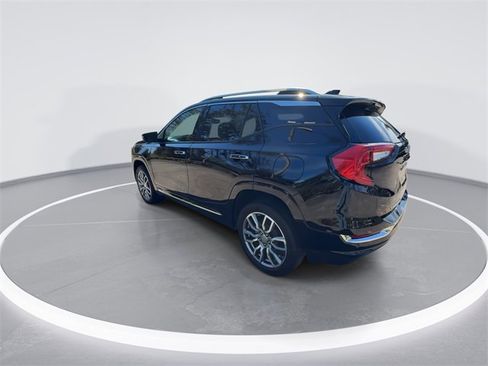 Used 2024 GMC Terrain Denali w/ Denali Premium Package image 6