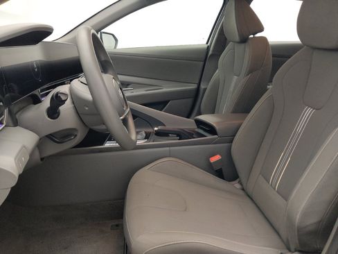 Used 2024 Hyundai Elantra SEL FWD image 17