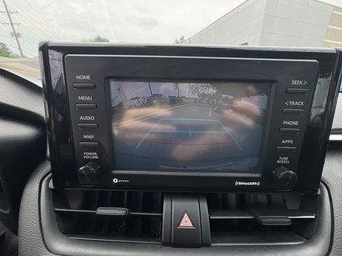 Used 2020 Toyota RAV4 XLE w/ XLE Grade Weather Package AWD/4WD image 19