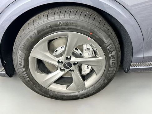 New 2026 Genesis GV70 2.5T Advanced AWD/4WD image 23