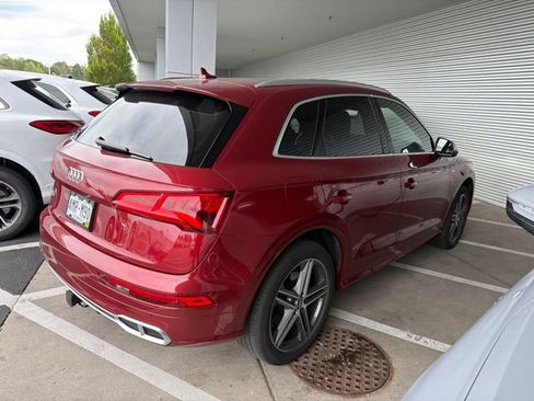 Used 2018 Audi SQ5 Prestige w/ Prestige Package AWD/4WD image 3