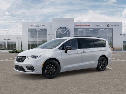 New 2026 Chrysler Pacifica Limited w/ S Appearance Package image 2