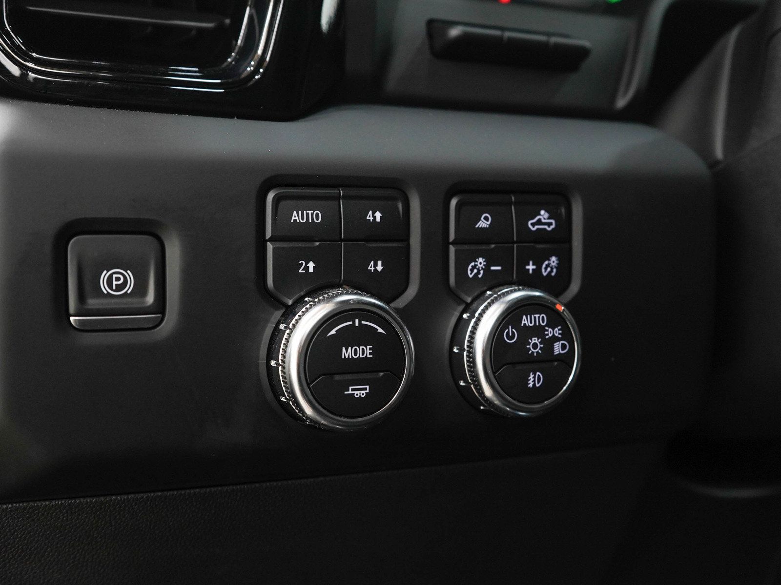 Used 2024 GMC Sierra 1500 AT4 w/ Technology Package AWD/4WD image 28
