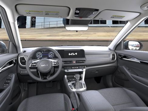 New 2026 Kia Seltos EX FWD image 16