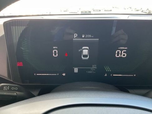 Used 2025 Kia K4 LXS image 8