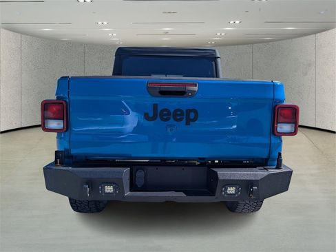 Used 2021 Jeep Gladiator Sport image 4