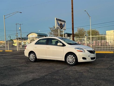 Used 2009 Toyota Yaris S FWD image 1