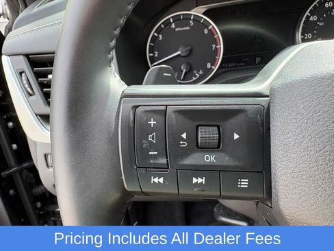 Used 2025 Nissan Rogue SV AWD/4WD image 13