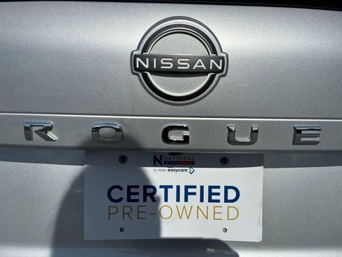 Used 2023 Nissan Rogue SV image 29