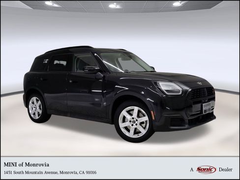 Used 2025 MINI Cooper Countryman S w/ Comfort Package Max image 1