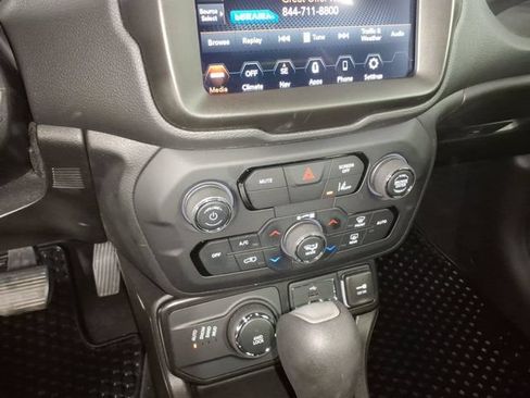 Used 2023 Jeep Renegade Altitude AWD/4WD image 22