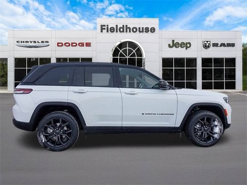 New 2025 Jeep Grand Cherokee Limited image 4