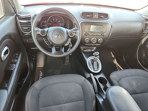Used 2016 Kia Soul + image 9