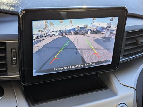 Certified 2021 Ford Explorer XLT w/ Equipment Group 202A image 11